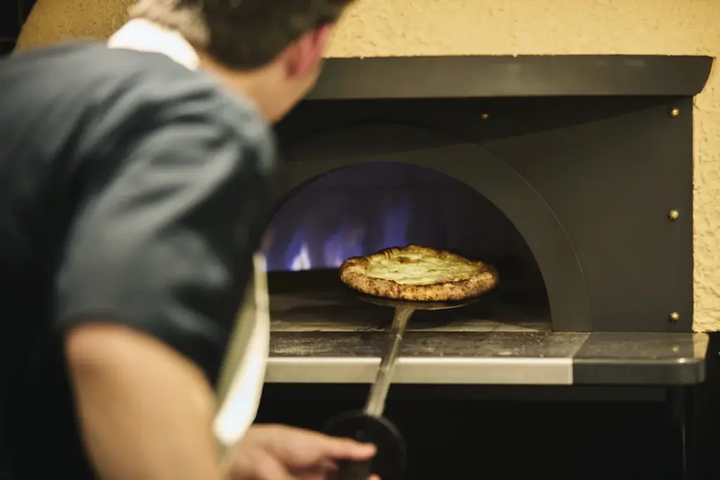 【期間限定キャンペーン】4/25〜7/17宿泊者全員対象 プール利用料無料＆K6ディナーでピザ1枚無料｜Premium hotel MONday 舞浜ビューⅠインフィニティプール 4/25 OPEN！ 画像 7