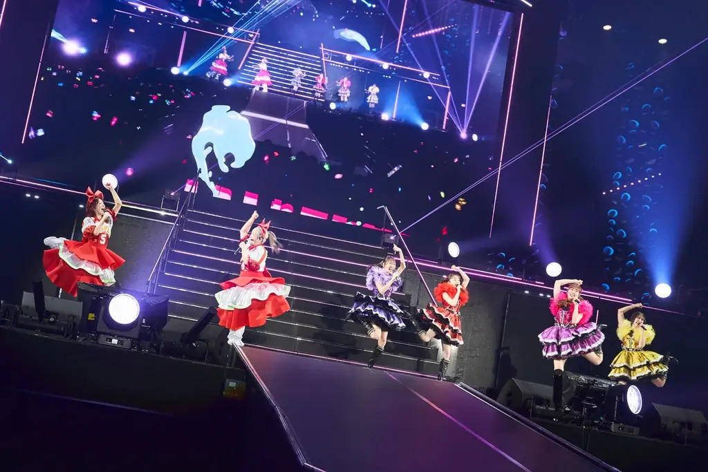 平成フラミンゴ×ももいろクローバーZ　一夜限りの『行くぜっ！怪盗少女』コラボ！　平成フラミンゴ結成5周年最終日に奇跡の共演 画像 3