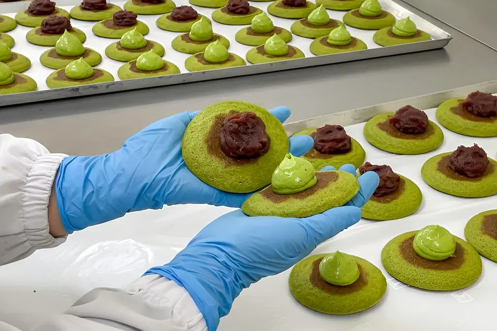 【“利き茶日本一”の茶匠が厳選】一番茶のみ使用の抹茶どら焼き「茶通美」が、どら焼きの日に登場！ 画像 16