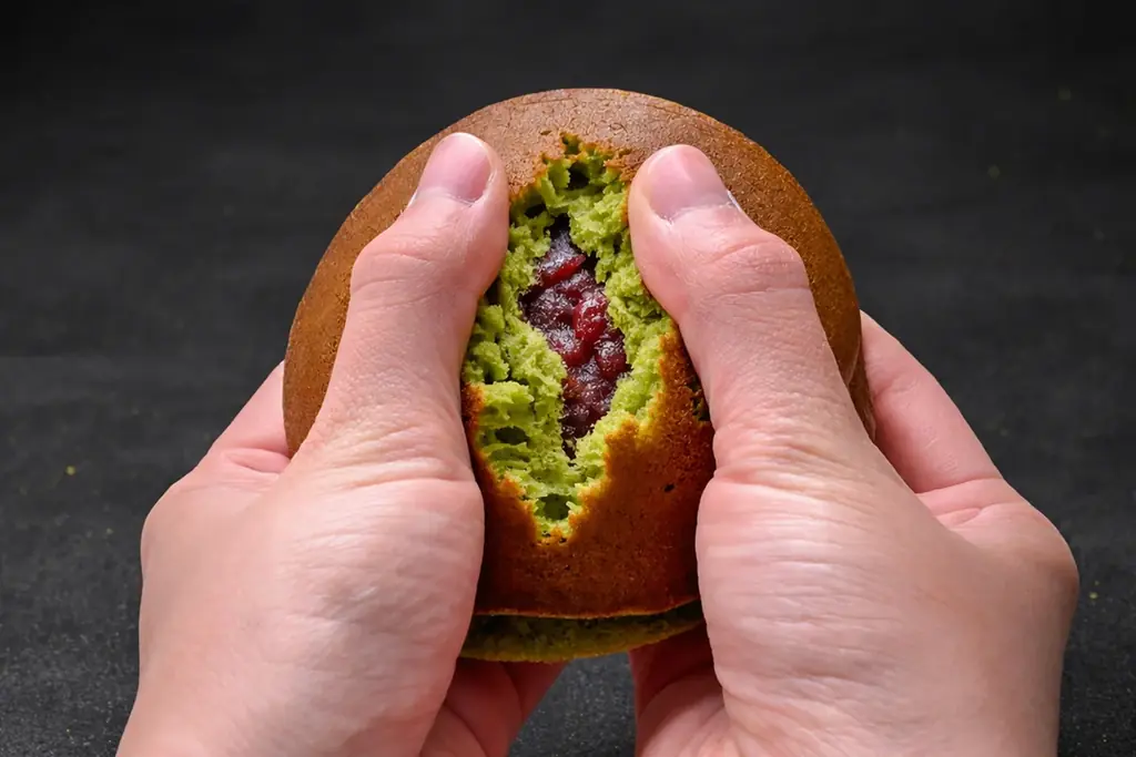 【“利き茶日本一”の茶匠が厳選】一番茶のみ使用の抹茶どら焼き「茶通美」が、どら焼きの日に登場！ 画像 6