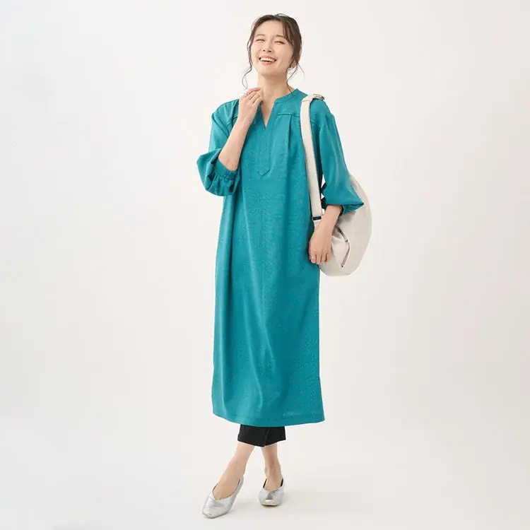 雨の日も、春の装いもこれ一着で。KEYUCA「すごナノ撥水」シリーズから “長く楽しめる”着回し力抜群のリネンライクワンピースやギャザーワイドパンツが新登場！ 画像 2