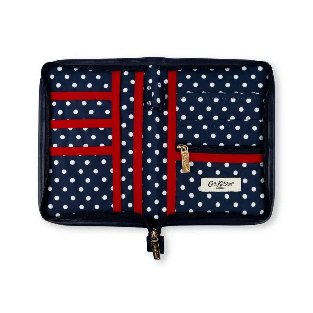 【Cath Kidston】トートやアクセサリーポーチなど、旅行の季節にぴったりなトラベルシリーズ＆PVCの新作ブックバッグが登場！ 画像 16