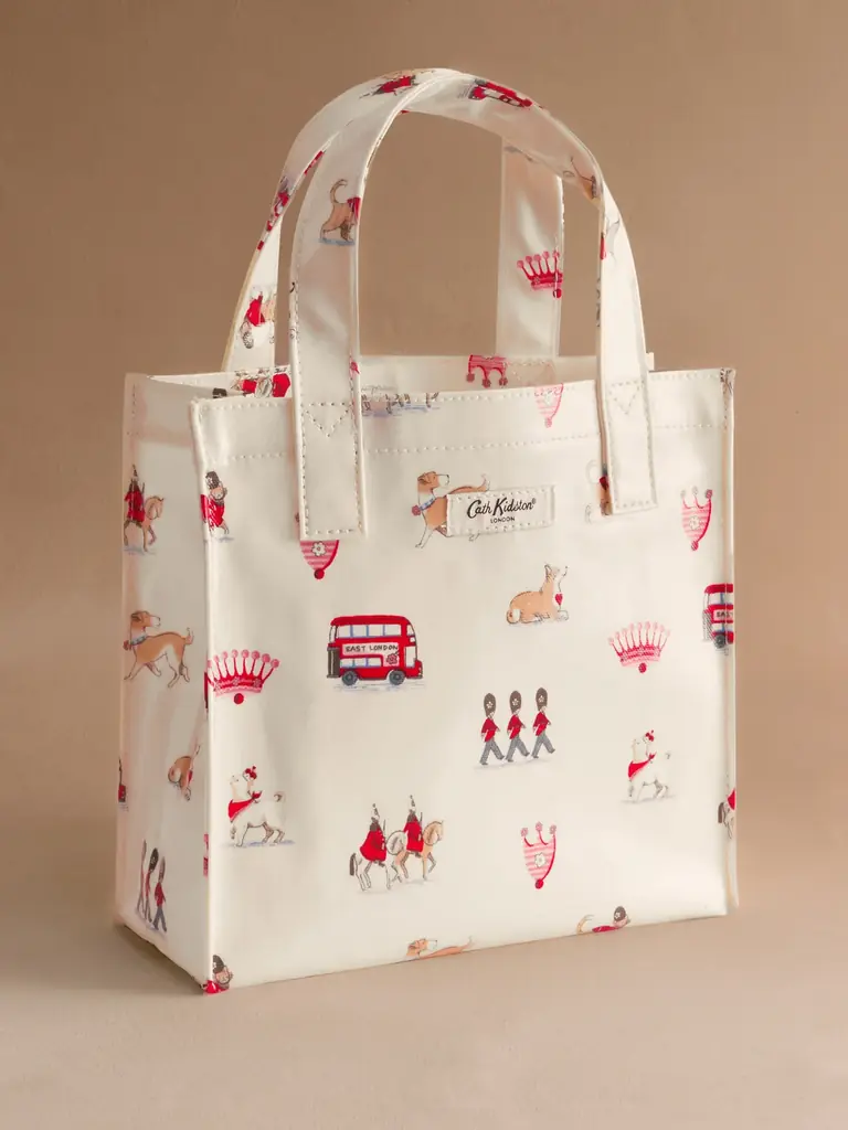 【Cath Kidston】トートやアクセサリーポーチなど、旅行の季節にぴったりなトラベルシリーズ＆PVCの新作ブックバッグが登場！ 画像 27