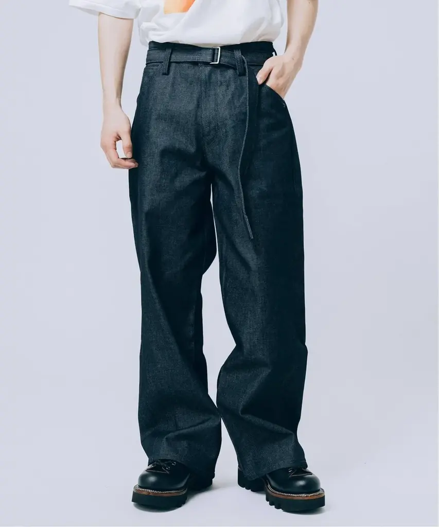 【Levi’s® for ÉDIFICE 】別注TWISTED BELTED リジッドデニムを発売。現代的な感性と洗練を加えた佇まいのデニム。 画像 4