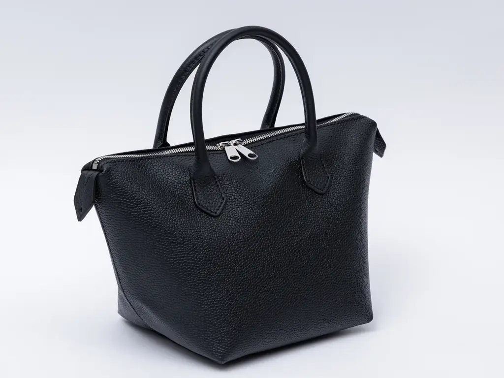 【Hervé Chapelier（エルベシャプリエ）】ブランド創業50周年。究極のエレガンスを具現化した、珠玉のモデル「2795GLO」を発売。 画像 2