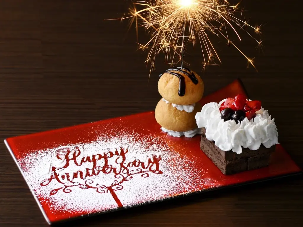【🎂ニラックスブッフェで特別なひと時を🎂】事前予約限定！アニバーサリーケーキを『無料』でご提供！お誕生日や記念日は沢山のお料理とともにバラエティー豊かな食べ放題でお祝いをしよう！ 画像 5