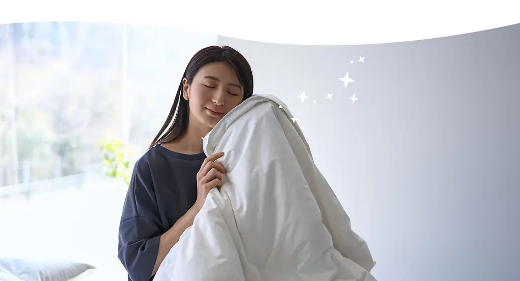 ダウン率70％以上の羽毛布団を11,000円で！新品以上に清潔でエコな再生羽毛×日本の職人芸が光る！春～秋のエアコン冷えや猛暑の寝苦しさに対応した軽やかな『 リサイクル羽毛 肌掛けふとん』が新登場！ 画像 2