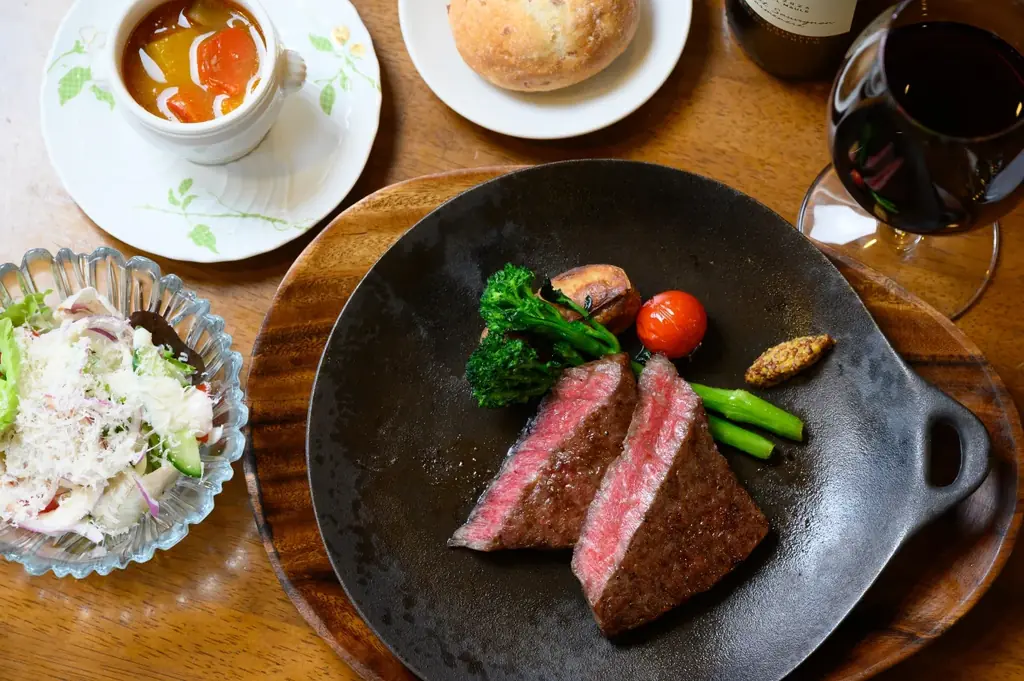 箱根ガラスの森美術館、開館30周年を祝うゴールデンウィーク。イタリアから初来日の匠による「ビザンチンモザイク・アクセサリー」実演販売や、親子で楽しめる「作品鑑賞ガイド」を期間限定で実施！ 画像 7