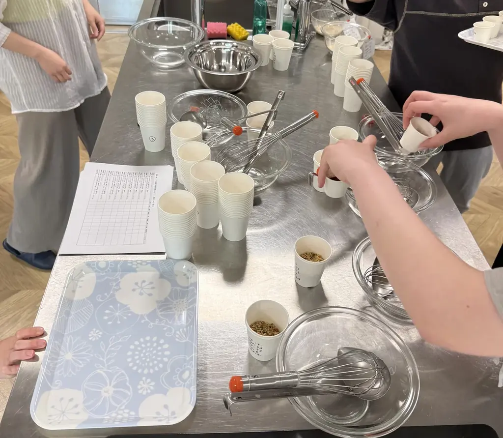 ≪新商品≫日本初のおだしのテーマパーク「京都離宮」×近畿大学 共同開発 第2弾“美味しさと栄養”を極めた、新しいおだし習慣「野菜だし茶漬け」ついに誕生｜2026年4月8日より発売開始。 画像 3