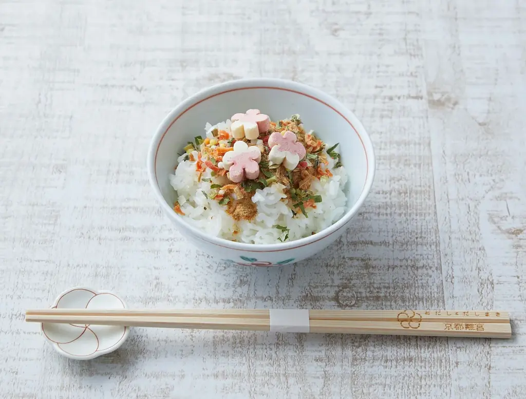 ≪新商品≫日本初のおだしのテーマパーク「京都離宮」×近畿大学 共同開発 第2弾“美味しさと栄養”を極めた、新しいおだし習慣「野菜だし茶漬け」ついに誕生｜2026年4月8日より発売開始。 画像 4