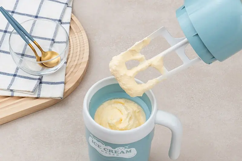 体の内側から冷やして効率的に熱中対策！話題のアイススラリーやこだわりアイスも自動で作れる「アイスクリームメーカー」をLife on Productsより新発売 画像 2