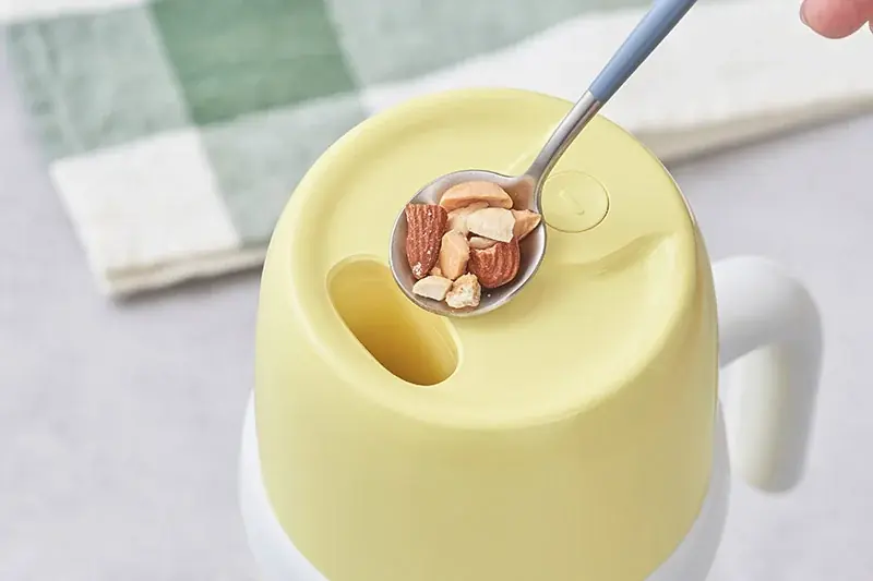 体の内側から冷やして効率的に熱中対策！話題のアイススラリーやこだわりアイスも自動で作れる「アイスクリームメーカー」をLife on Productsより新発売 画像 5