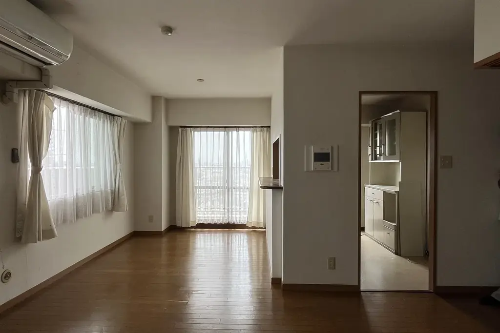 「自分たちの理想の空間で暮らしたい」から始まった物件探し。壁付けキッチンで叶えた開放感と、動かせない配管をデザインに変えた、マンションリノベ完成見学会を名古屋市昭和区で開催 画像 2