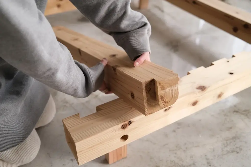 「旅する家具｜KNOTTER（ナラー）」、ベッドフレームとサイドテーブルを販売開始 画像 8