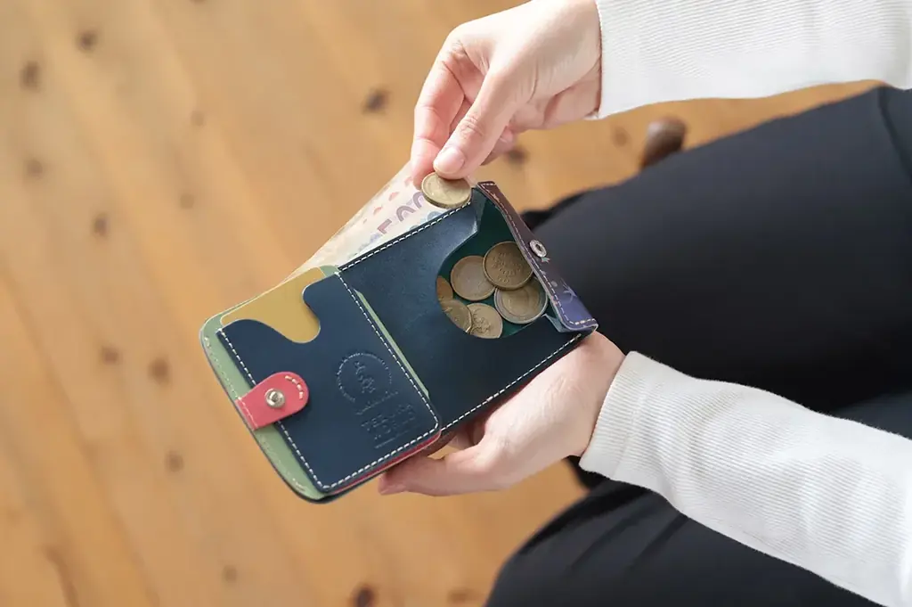 手塚治虫『ユニコ』50周年記念。レトロポップな本革ミニ財布、初回100個限定ロゴモデル発売。 画像 7