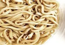 「中華蕎麦 とみ田」監修シリーズからガッツリ系冷し麺が新登場！「中華蕎麦とみ田監修 冷し豚まぜ麺」が4月14日（火）より順次発売 画像 3