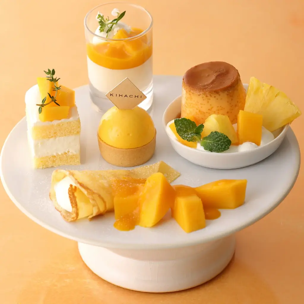 【キハチ 青山本店】うっとり甘い香り！新作マンゴースイーツなど12種を楽しむアフタヌーンティー、ナポレオンパイを旬の完熟マンゴーでアレンジしたスペシャルデザートを発売 画像 3