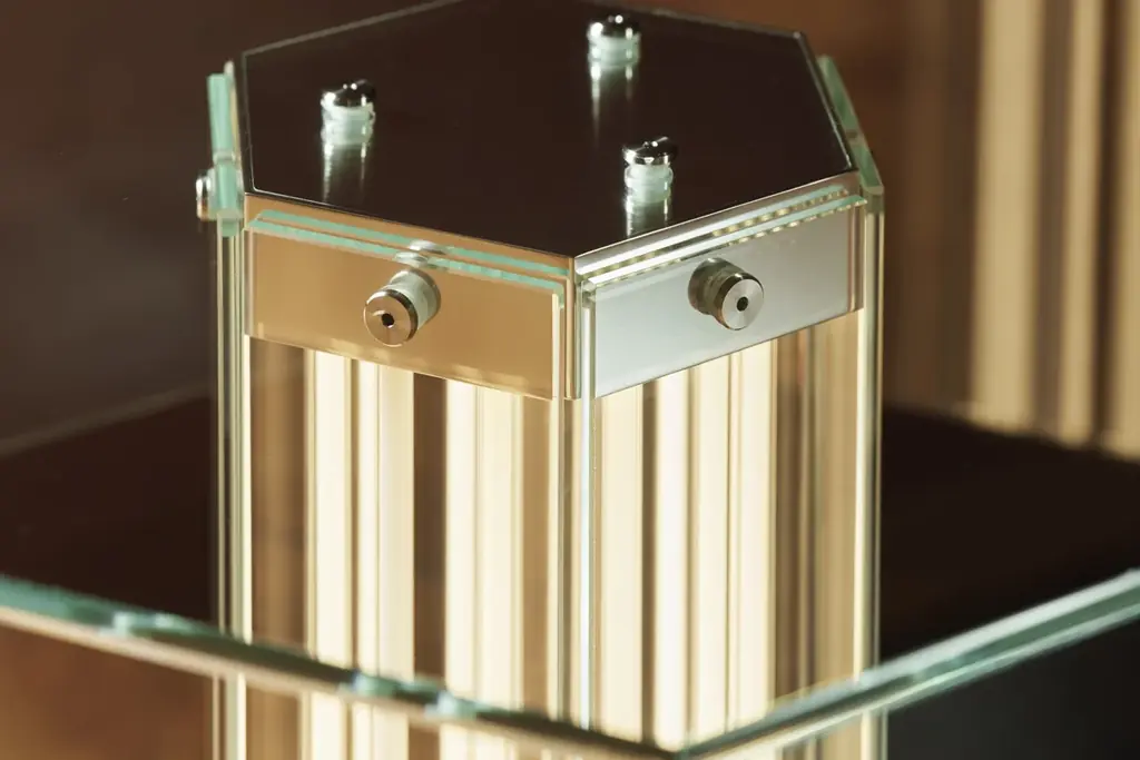 【トーヨーキッチンスタイル先行発売】FLOSの最新作商品が登場！タイムレスでノスタルジックな照明「スーパーワイヤーT」 画像 4