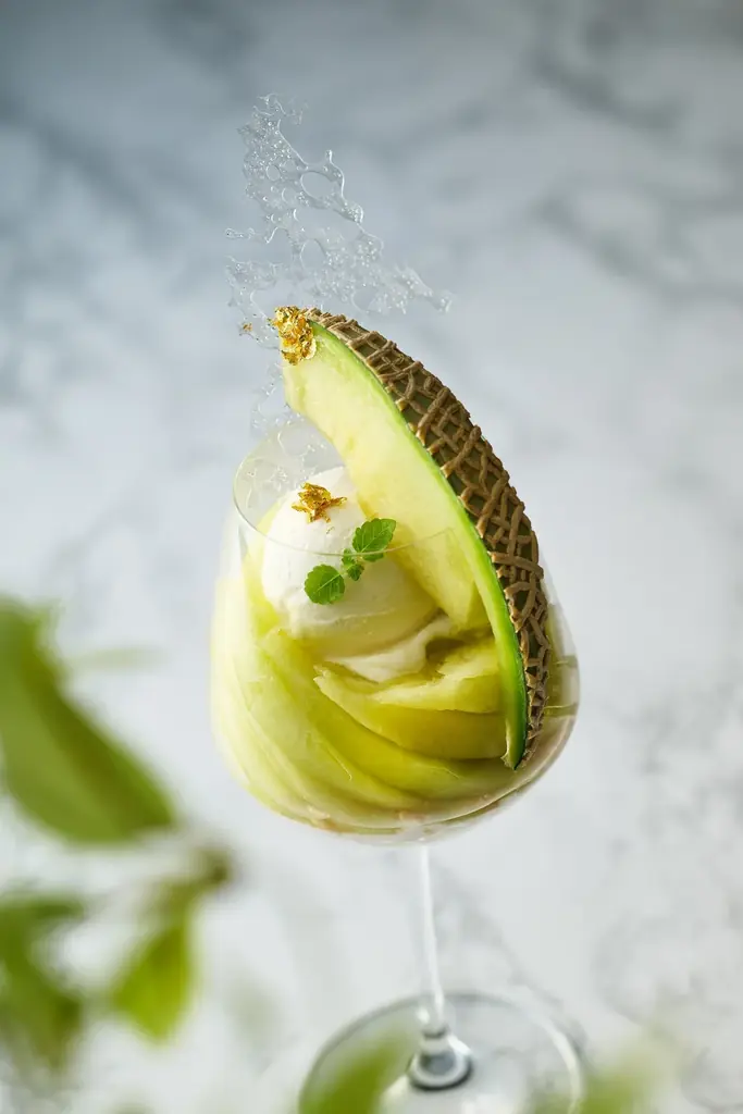 【ホテルグランヴィア京都】老舗酒造の酒粕が引き立てる、涼やかなメロンのご褒美「京酒粕のメロンパフェ」販売開始のお知らせ 画像 2