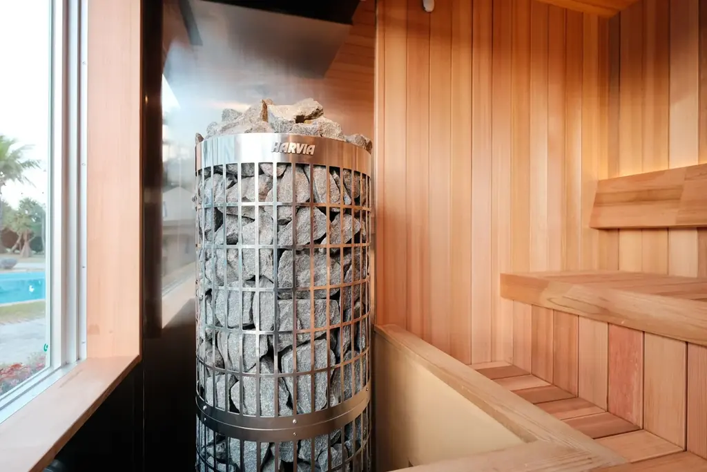 【南国リゾート×サウナ×沖縄グルメ体験】サウナ後にプールサイドで楽しめる全12種のサ飯が登場 | 沖縄・ラグナガーデンホテル 画像 10