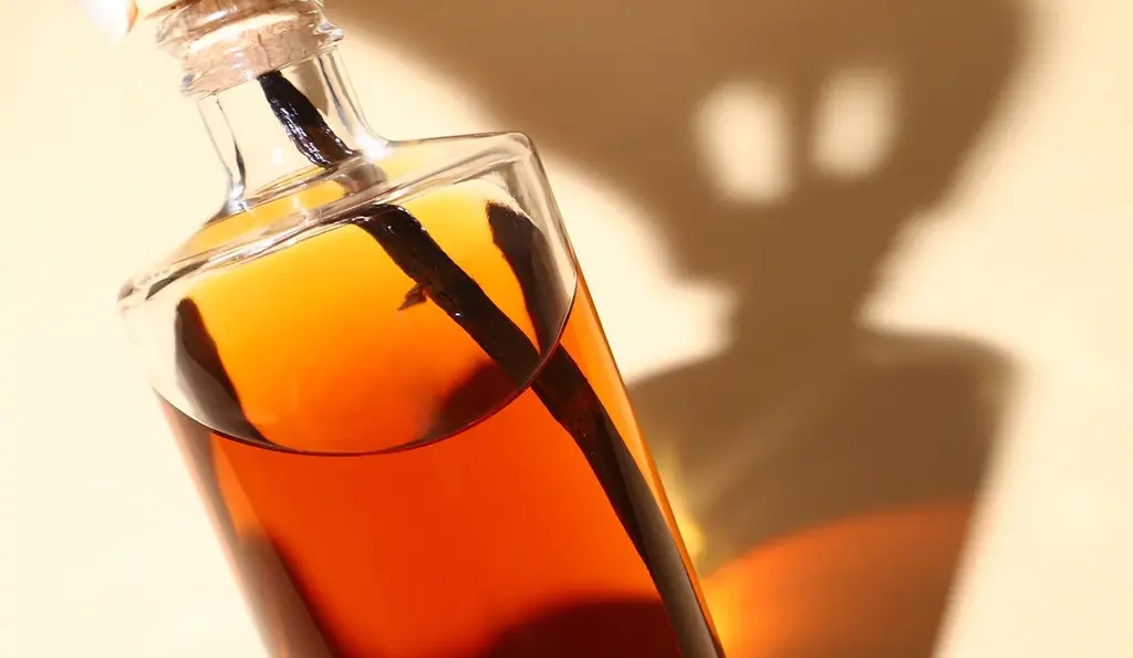バニラビーンズを丸ごと漬け込んだウイスキー「Vanilla Amber」を販売開始 画像 4