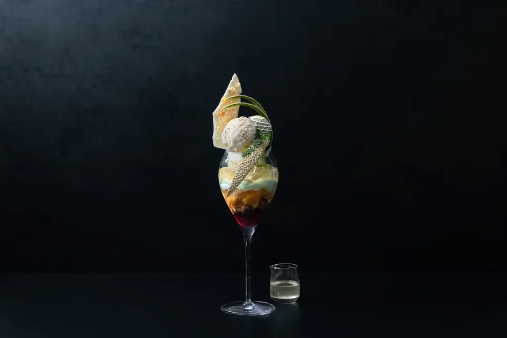 4月8日開始　神楽坂メロン専門店の春パフェ2種