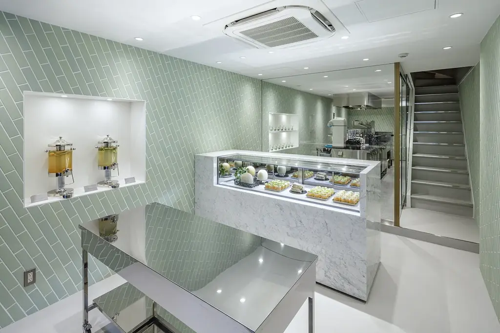 爽やかに春を感じるパフェ「果房 メロンとロマン」からパフェ２種登場 画像 9