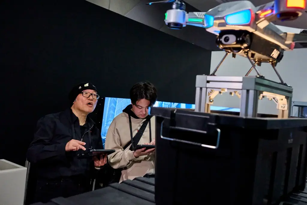 『ユニバーサル・クールジャパン ２０２６』原作者 青山剛昌氏、『名探偵コナン・ワールド』にサプライズ来場！ファン感激！“超リアル”なコナンの世界で、進化した推理体験を満喫 画像 1