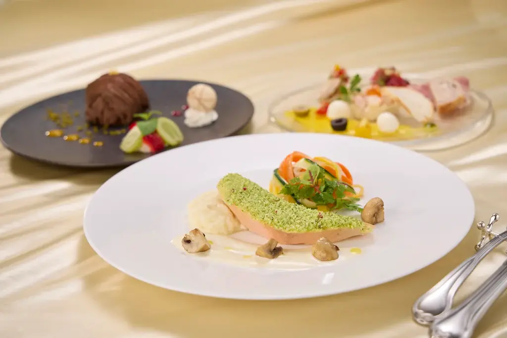 『ユニバーサル・クールジャパン ２０２６』原作者 青山剛昌氏、『名探偵コナン・ワールド』にサプライズ来場！ファン感激！“超リアル”なコナンの世界で、進化した推理体験を満喫 画像 12