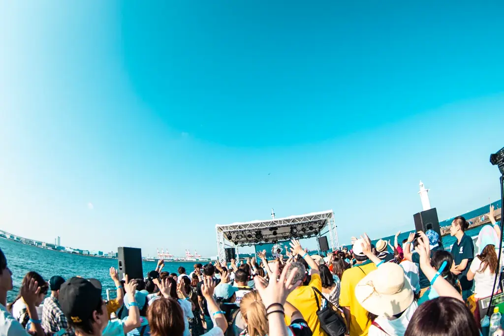 【横浜の海が、1ヶ月間“ライブハウスにも、クラブにもなる”。】船の上の音楽フェスティバル「夏クル2026」開催決定！ 画像 5