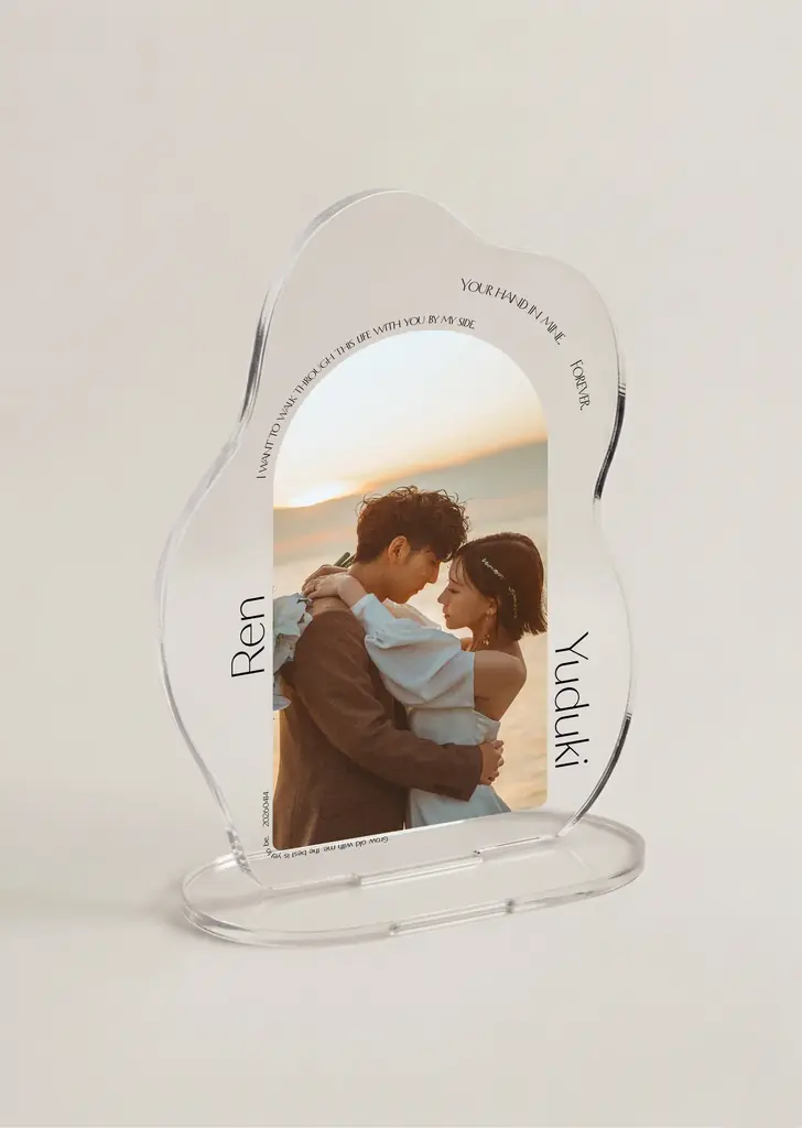 愛しさも、抜け感も、ここに。置くだけで完成する、私だけの透明なミュージアム。アクリルスタンド「CLESTA（クリスタ）」新発売。 画像 6