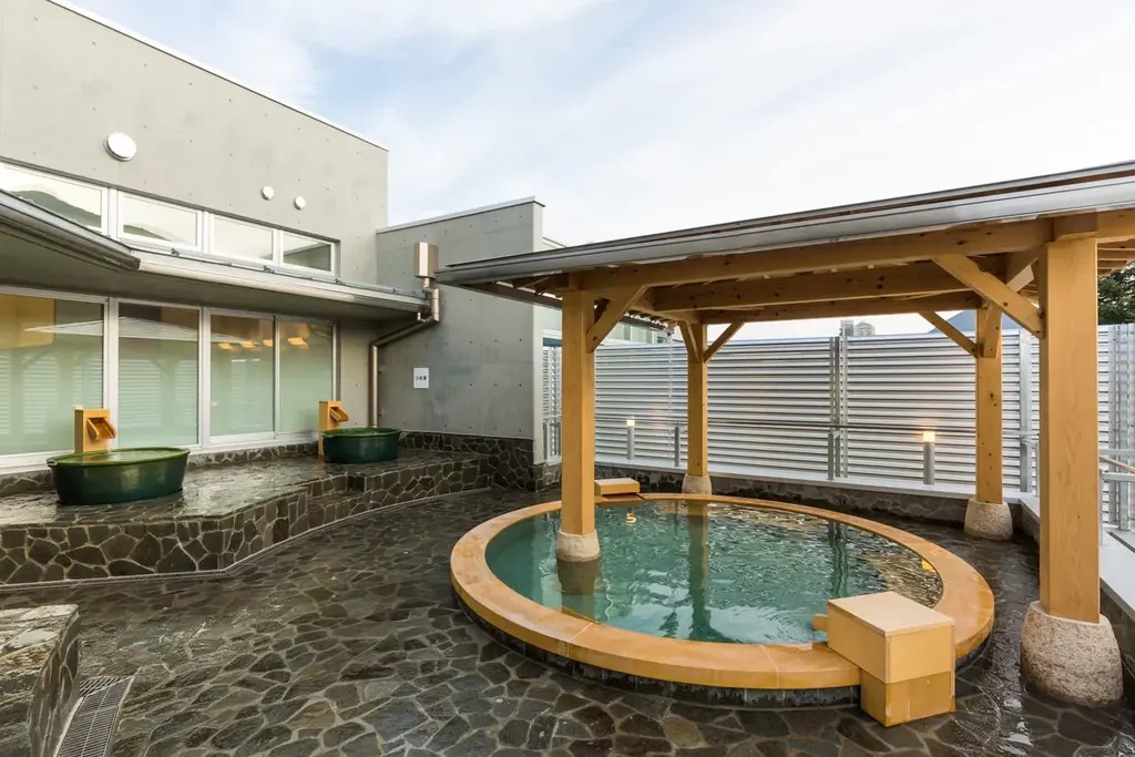 【長野県千曲市】日帰り温泉「湯のさとちくま 白鳥園」指定管理者変更のお知らせ 画像 3