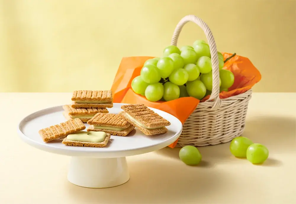 青森駅自由通路に初登場！ 「シュガーバターの木」が期間限定OPEN。注目は夏限定『シャインマスカットショコラ』 画像 1