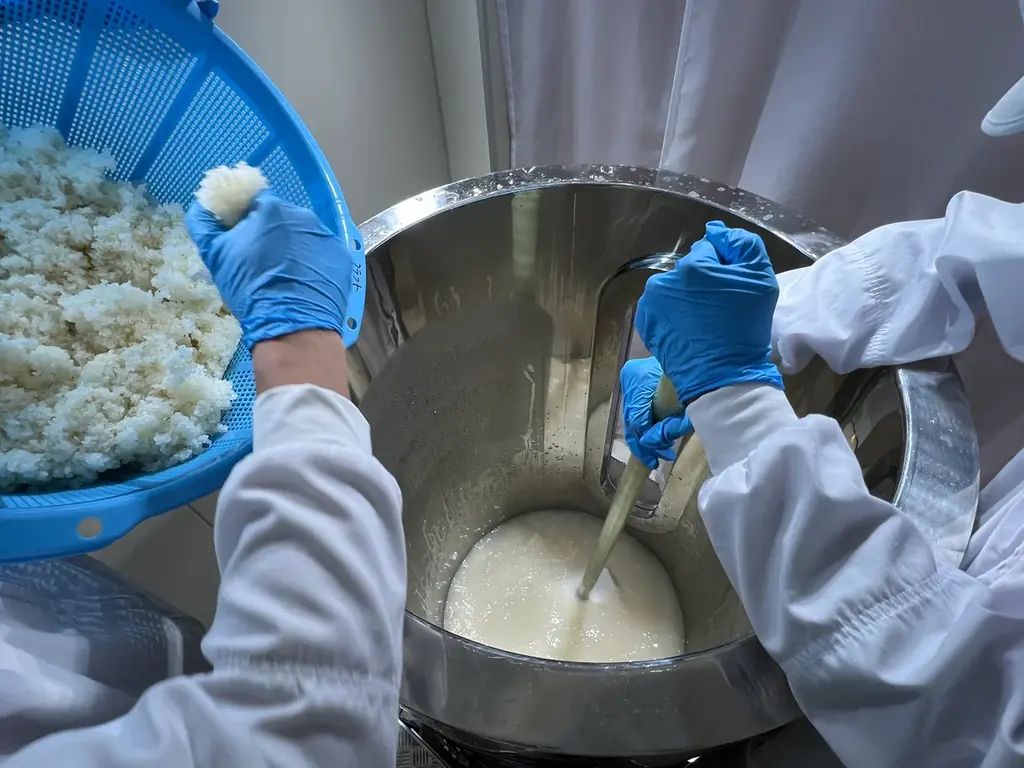 まるでスイーツのようなSAKEの第2弾！バニラの甘い香りが楽しめる「HAKUTSURU SAKE CRAFT No.17」を4月11日(土)から白鶴酒造資料館で243本限定発売！ 画像 7