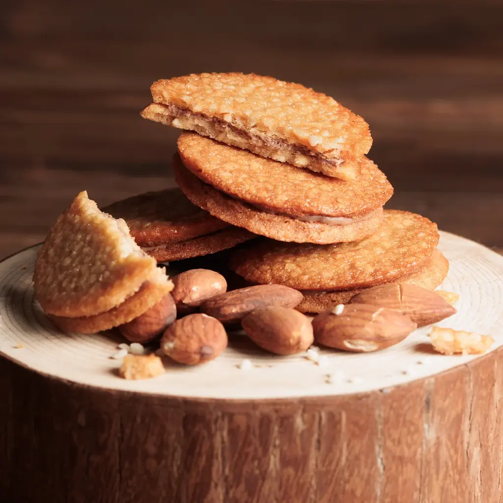 KEYUCAのスイーツブランド「ドルチェフェリーチェ」から新作登場！ザクッと食感、甘さと塩気が織りなす“クセになる”１枚。「FLOOM（フルーム）塩キャラメルショコラサンド」3月27日より新発売 画像 3