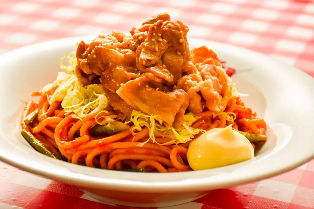 日本が誇る国民食がスタミナを絆に合体！期間限定メニュー「スタミナ生姜焼きナポ」を4月16日（木）に発売 画像 2