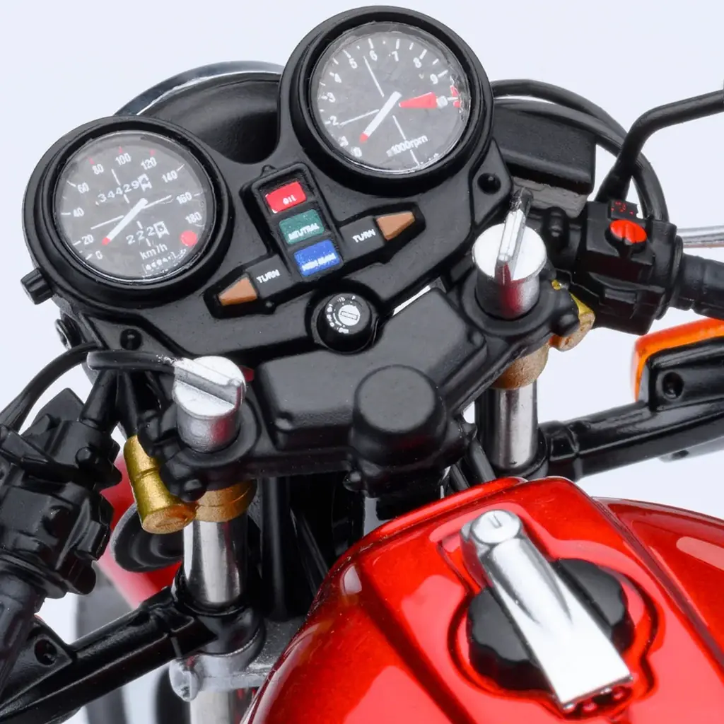 『バリバリ伝説』の名マシンが立体化！オートアート「ホンダ CB750F 巨摩 郡」”名古屋モーターサイクルショー2026”で展示・販売！ 画像 10