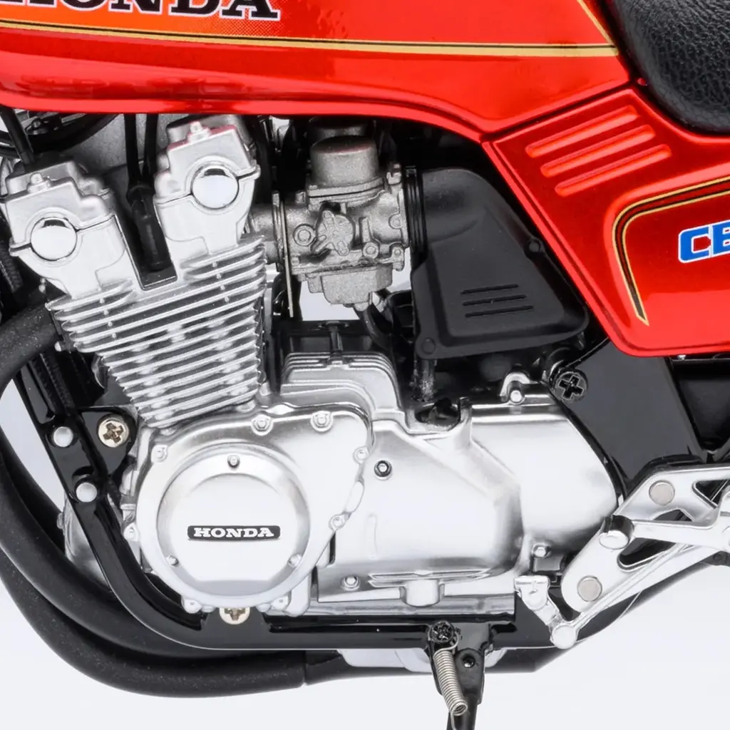 『バリバリ伝説』の名マシンが立体化！オートアート「ホンダ CB750F 巨摩 郡」”名古屋モーターサイクルショー2026”で展示・販売！ 画像 8