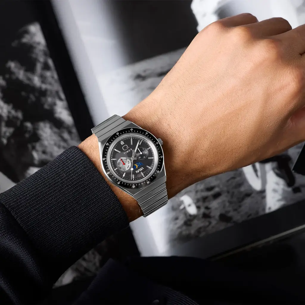 アポロ17号が視た“月”と“地球”を腕元に。宇宙への憧憬をディテールに宿した、NASA×TIMEXの最新コラボ時計『Q Timex × NASA』が登場。 画像 3