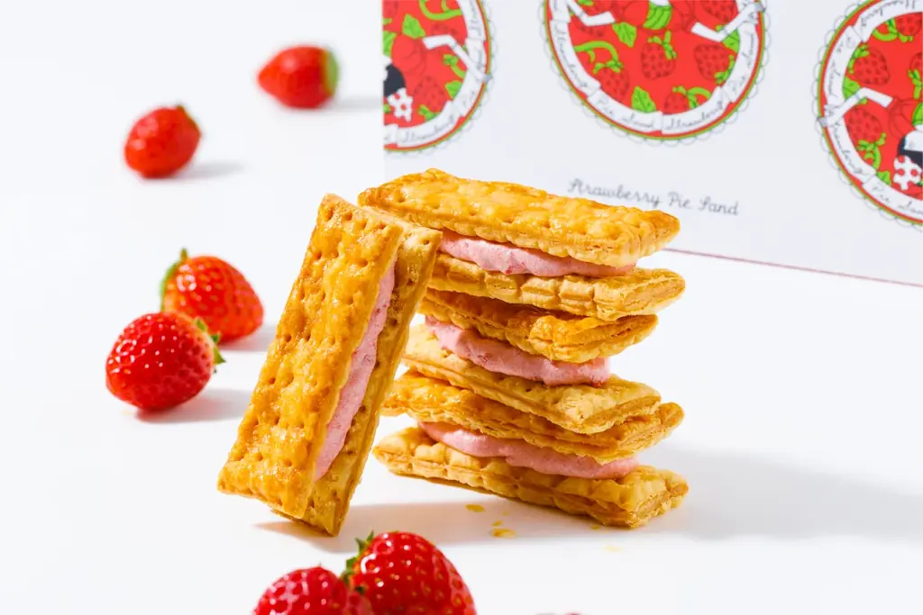 4月17日発売　ほどける食感の『イチゴパイサンド』