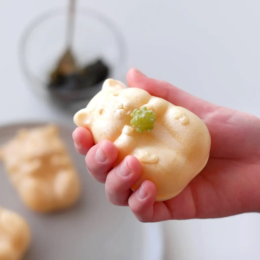京都生まれの人気菓子「ハムスターモナカ」に、新緑の季節にぴったりの抹茶バージョンが登場。 画像 16
