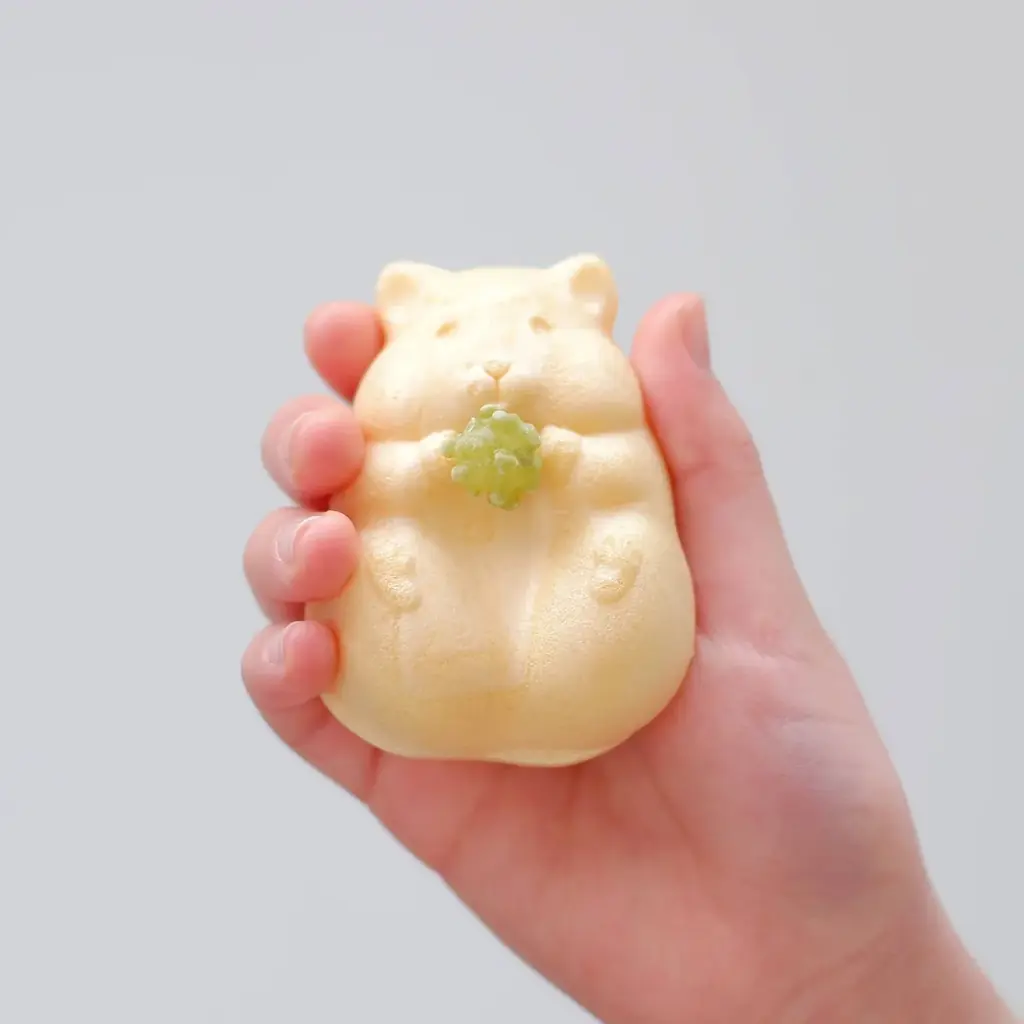 京都生まれの人気菓子「ハムスターモナカ」に、新緑の季節にぴったりの抹茶バージョンが登場。 画像 17