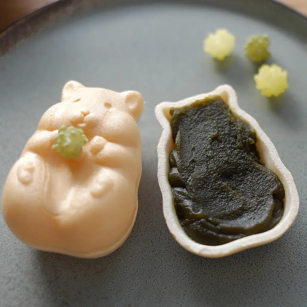 京都生まれの人気菓子「ハムスターモナカ」に、新緑の季節にぴったりの抹茶バージョンが登場。 画像 20