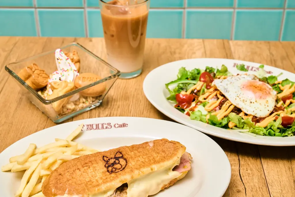 桐山照史のライフスタイルブランド「F BULL’S」初の実店舗『F BULL’S Cafe』誕生。ドッグフレンドリーな空間で、限定アイテムとこだわりのカフェメニューを展開！！ 画像 1