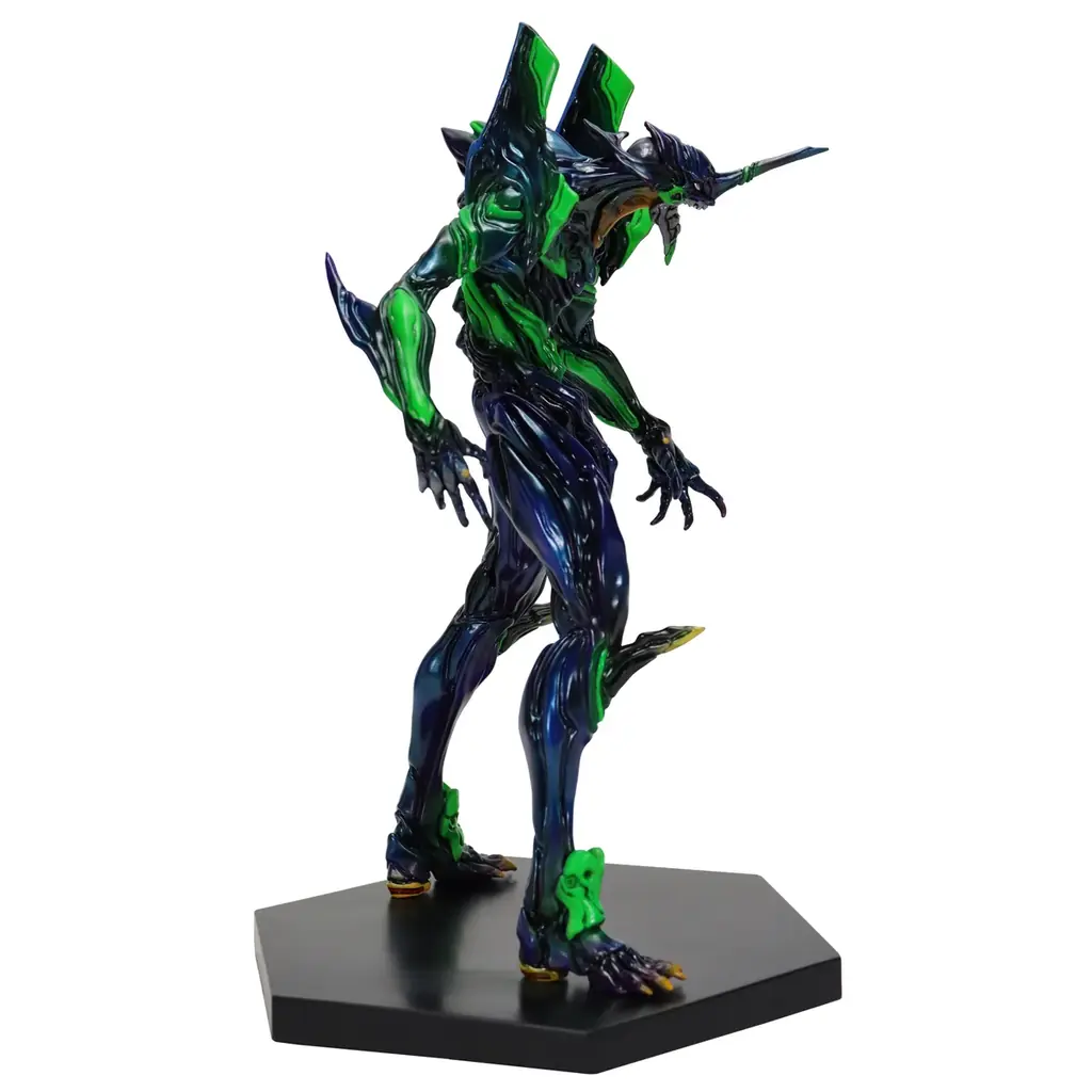 『ヱヴァンゲリヲン 新劇場版』に登場する、『エヴァンゲリオン初号機』が、造型作家 Yoshi.氏デザインのハイクオリティフィギュアとして、夜の街で戦闘するシーンをイメージした限定カラーで登場！ 画像 4