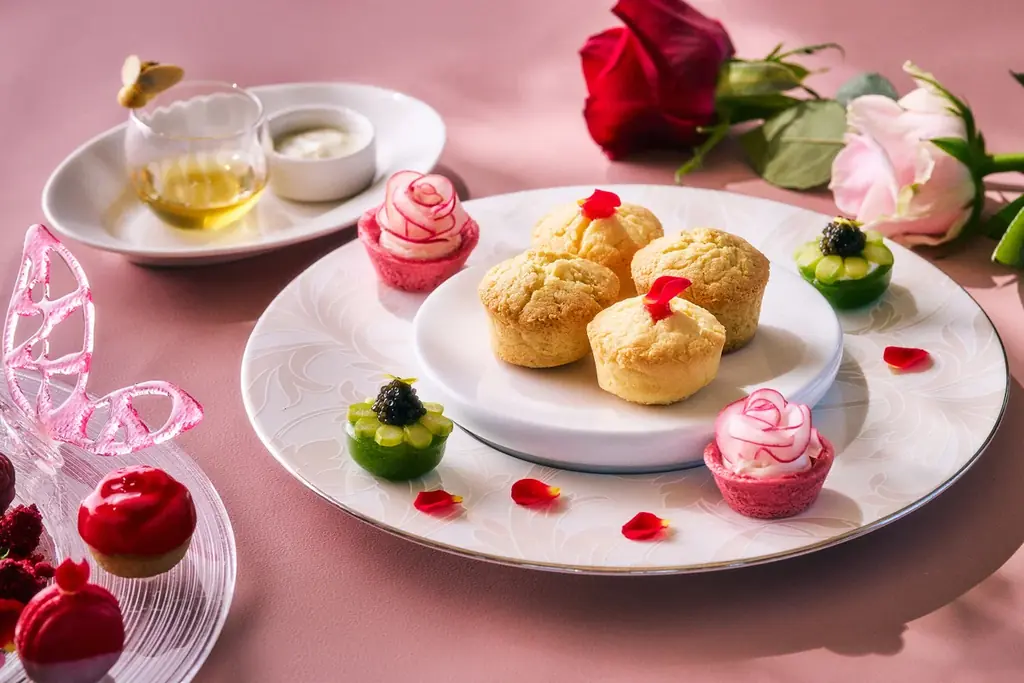 美しく咲き誇るローズガーデンをデザインした季節のアフタヌーンティーFloral Blossom Afternoon Tea～Rose～を販売 ザ・プリンスギャラリー 東京紀尾井町 画像 4