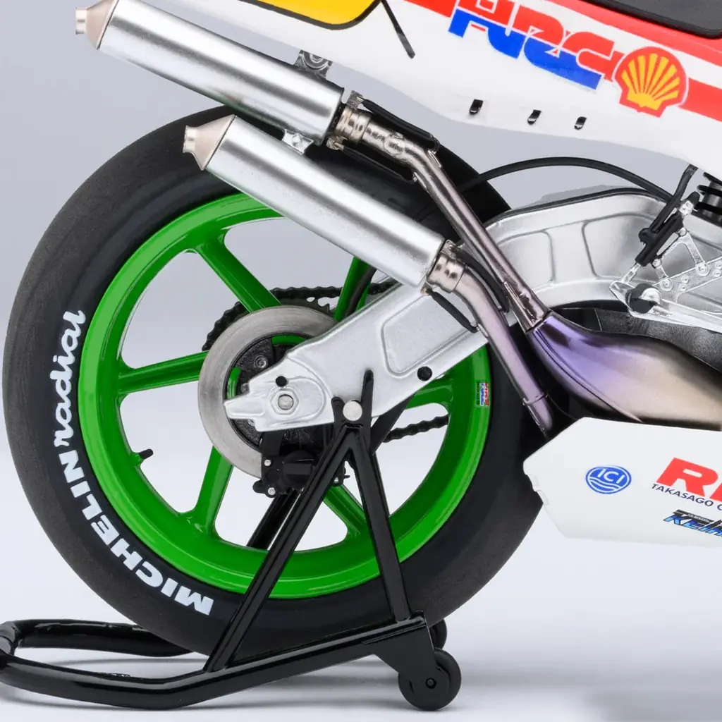 『バリバリ伝説』の名マシンが立体化！オートアート「ホンダ　NSR500 巨摩 郡」”名古屋モーターサイクルショー2026”で展示‧販売！ 画像 10