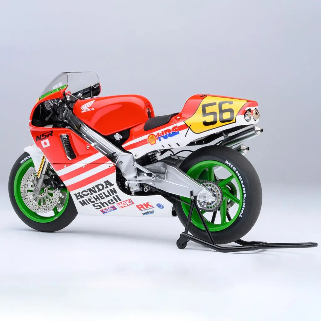 『バリバリ伝説』の名マシンが立体化！オートアート「ホンダ　NSR500 巨摩 郡」”名古屋モーターサイクルショー2026”で展示‧販売！ 画像 3