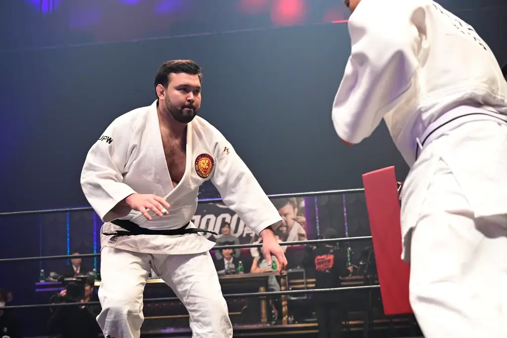 ウルフアロン、カカロニ・栗谷や“ベンチプレス400キロ男”ら挑戦者全員を1分以内に撃破！ウルフ「すごい悪いことしちゃった気分…」6人の子どもたちが客席から見守るノッコン寺田をわずか18秒で瞬殺 画像 2