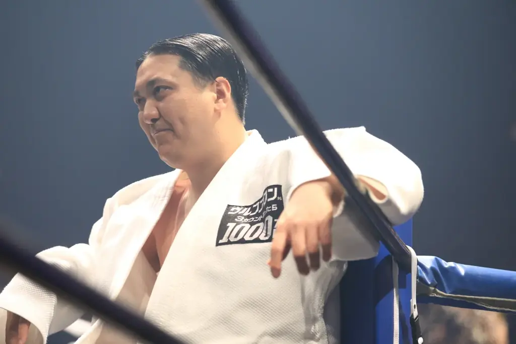 ウルフアロン、カカロニ・栗谷や“ベンチプレス400キロ男”ら挑戦者全員を1分以内に撃破！ウルフ「すごい悪いことしちゃった気分…」6人の子どもたちが客席から見守るノッコン寺田をわずか18秒で瞬殺 画像 3